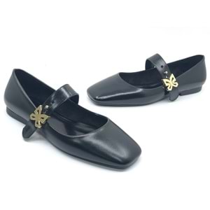 Feles Kemer Detaylı Küt Burun Kadın Babet Ayakkabı