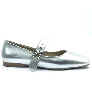 Feles Kemer Detaylı Küt Burun Kadın Babet Ayakkabı