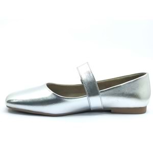 Feles Kemer Detaylı Küt Burun Kadın Babet Ayakkabı