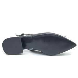 Feles Toka Detaylı Kısa Topuklu Arkası Açık Kadın Babet Ayakkabı