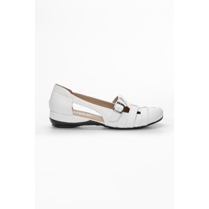 Ayakdaş Toka Detaylı Kadın Babet Ayakkabı