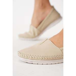 Ayakdaş Hakiki Deri Ortopedik Üstü Saraç Lastik Detaylı Kadın Babet Ayakkabı