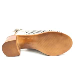 Ayakdaş Toka Detaylı Kadın Sandalet Ayakkabı