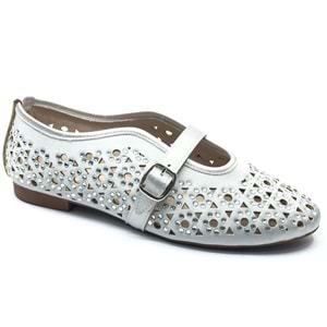 Feles Delik Taş Detaylı Kadın Babet Ayakkabı