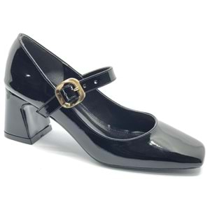 Feles Baretli Detaylı Küt Burun Topuklu Kadın Ayakkabı