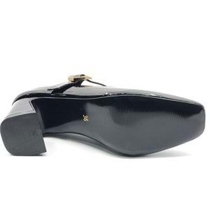 Feles Baretli Detaylı Küt Burun Topuklu Kadın Ayakkabı