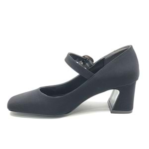 Feles Baretli Detaylı Küt Burun Topuklu Kadın Ayakkabı