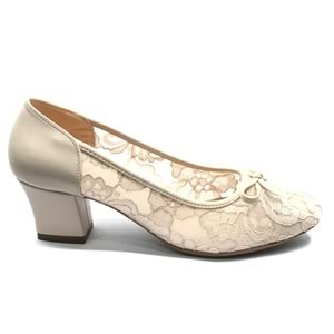 Feles Dantel Detaylı Küt Burun Topuklu Kadın Ayakkabı