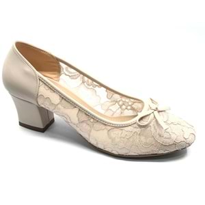 Feles Dantel Detaylı Küt Burun Topuklu Kadın Ayakkabı