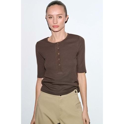 Mavi M1613852-71603 Düğme Detaylı T-Shirt Kadın Tişört