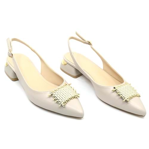 Feles Toka Detaylı Kısa Topuklu Arkası Açık Kadın Babet Ayakkabı