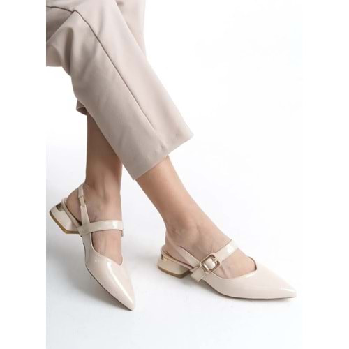 Feles Kemer Detaylı Arkası Açık Kadın Babet Ayakkabı