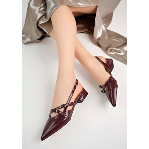 Feles Toka Detaylı Kısa Topuklu Arkası Açık Kadın Babet Ayakkabı