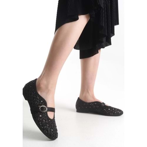 Feles Delik Taş Detaylı Kadın Babet Ayakkabı