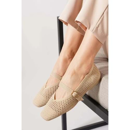 Feles Kemer Toka Detaylı Küt Burun Kadın Babet Ayakkabı