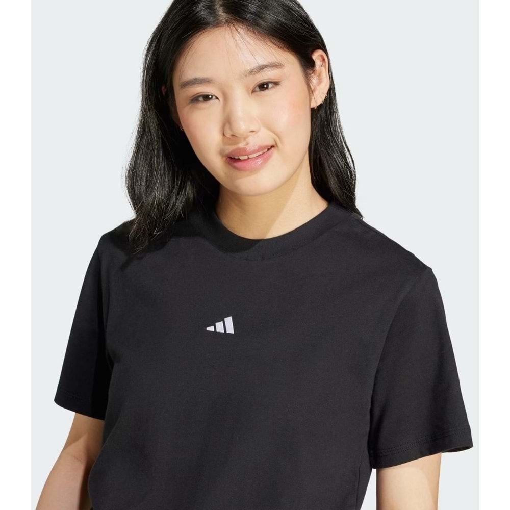 Adidas JC5943 Essentials Small Logo Cotton T-Shirt Kadın Tişört