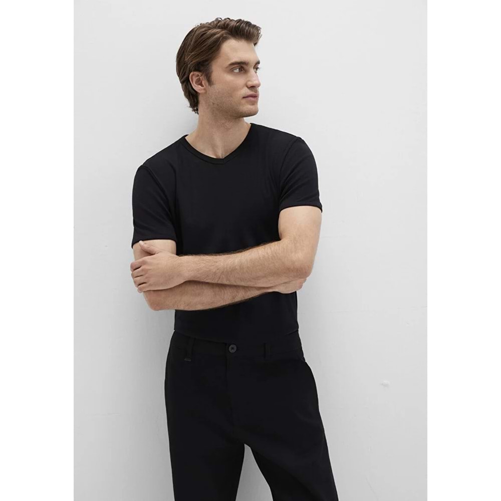 Mavi M063748-900 Ribana Detaylı Basic V Yaka Tişört Erkek Tişort