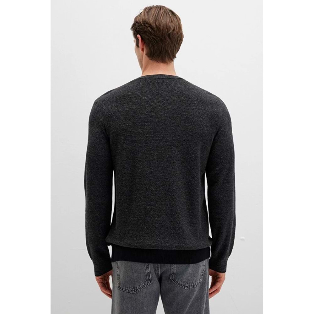 Mavi 070377-900 Blok Renkli Bisiklet Yaka Uzun Kollu Tişört Erkek T-Shirt