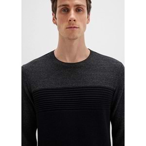 Mavi 070377-900 Blok Renkli Bisiklet Yaka Uzun Kollu Tişört Erkek T-Shirt