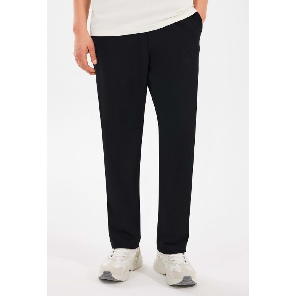Skechers S242115-001 M Essential Regular Sweatpant Erkek Eşofman Altı