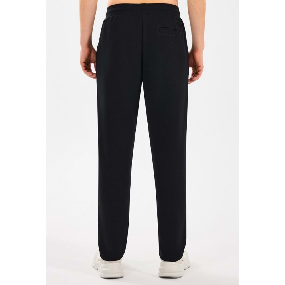 Skechers S242115-001 M Essential Regular Sweatpant Erkek Eşofman Altı