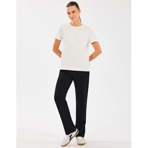 Skechers W Essential Crewneck T-shirt S2510029-102 Kadın Tişört