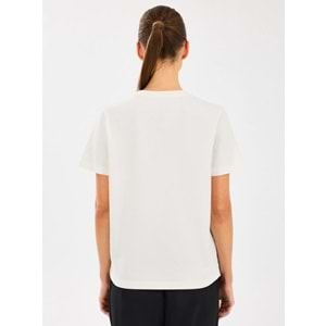 Skechers W Regular Fit Graphic Tee T-Shirt S2510141-102 Kadın Tişört