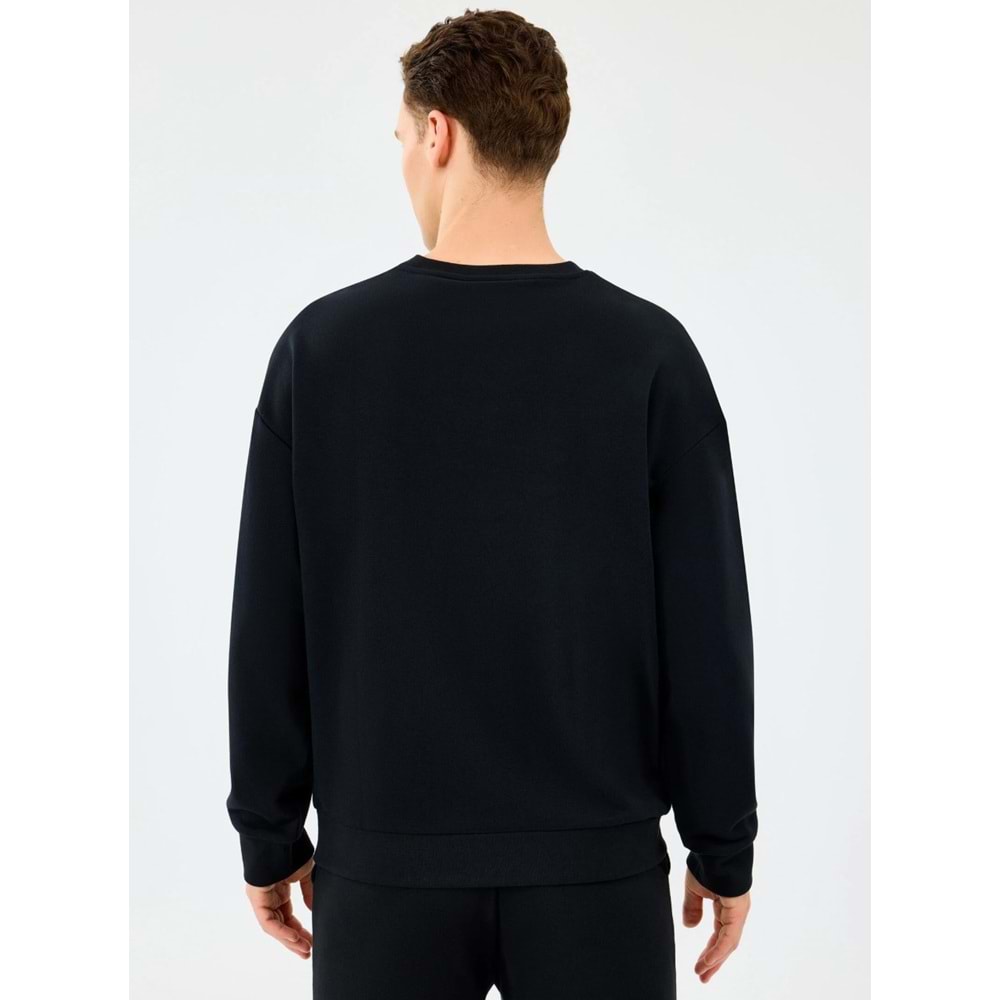 Skechers M Essential Crewneck Sweatshirt S2610015-3817 Erkek Sweatshirt
