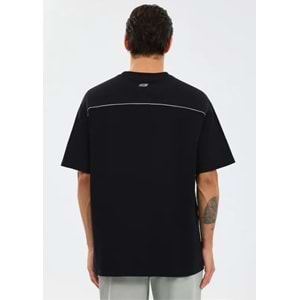 Skechers S231094-3817 M Graphic Tee Reflect Logo Oversize T-Shirt Erkek Tişort