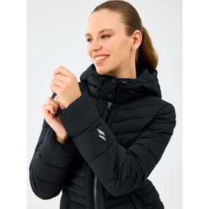 Skechers W Fitted Hoodie Puffer Jacket S2520203-3817 Kadın Mont