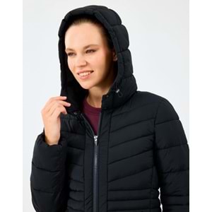 Skechers W Fitted Hoodie Puffer Jacket S2520203-3817 Kadın Mont