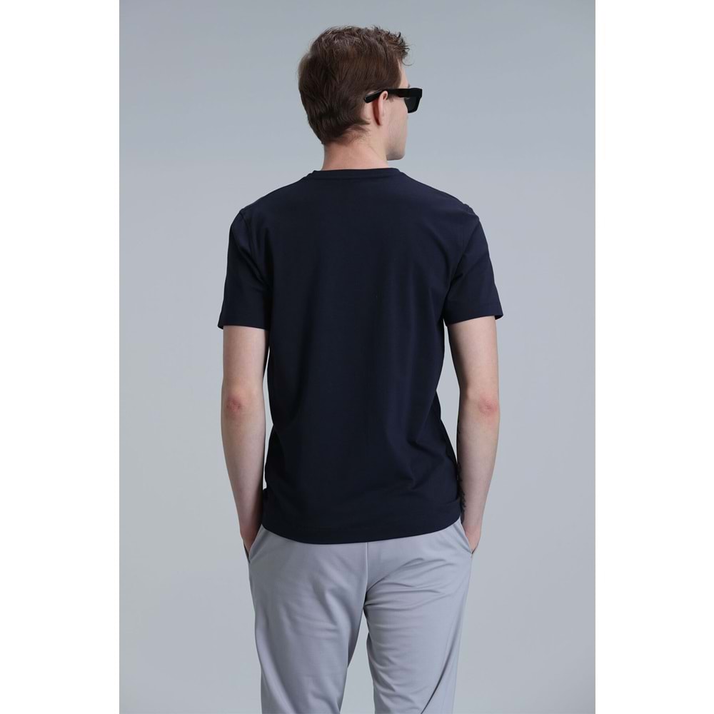 Lufian 111020224 Tuna V Yaka Modern Grafik T- Shirt Erkek Tişort