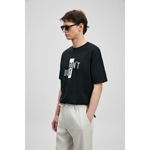 Lufian 111020285 Carl Modern Grafik T- Shirt Tişört Erkek Tişort