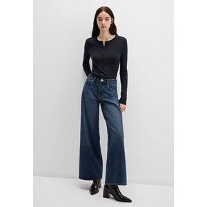 Mavi M1613652-80022 Düğme Detaylı Siyah Uzun Kollu T-Shirt Kadın Tişört