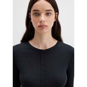 Mavi M1613652-80022 Düğme Detaylı Siyah Uzun Kollu T-Shirt Kadın Tişört