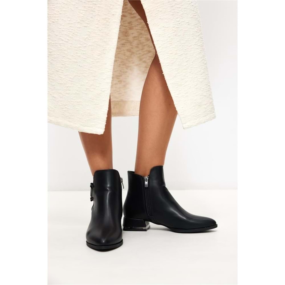 Feles Taş Toka Detaylı Düz Kadın Bot