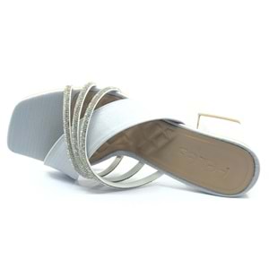 Feles Saten Şerit Desenli Topuklu Kadın Terlik