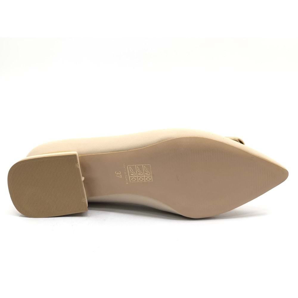 Feles Toka Detaylı Kadın Babet Ayakkabı