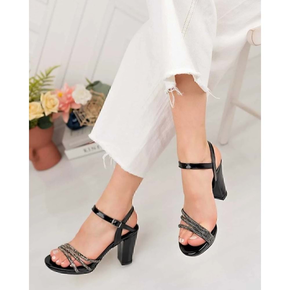 İremsu Üç Şerit Taş Detaylı İnce Platform Kadın Abiye Ayakkabı