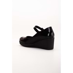 Ayakdaş Baretli Kadın Dolgu Taban Klasik Ayakkabı