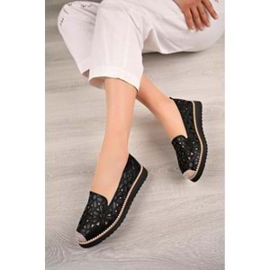 Feles Çiçek Detaylı Kadın Babet Ayakkabı