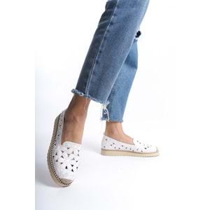 Feles Çiçek Detaylı Kadın Babet Ayakkabı