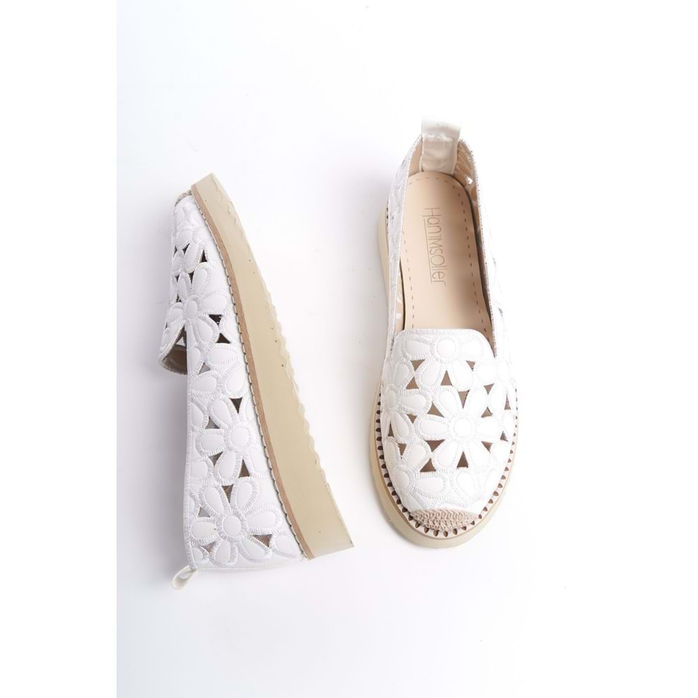 Feles Çiçek Detaylı Kadın Babet Ayakkabı