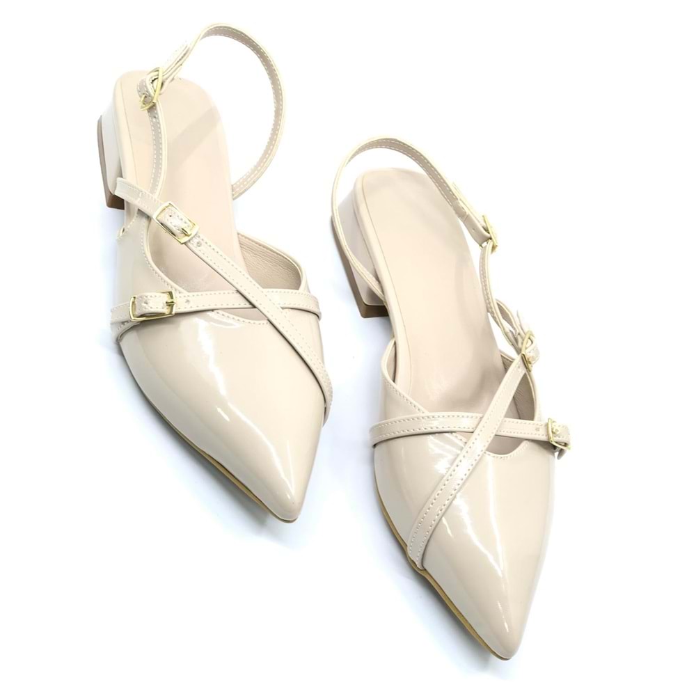 Feles Toka Detaylı Kısa Topuklu Arkası Açık Kadın Babet Ayakkabı