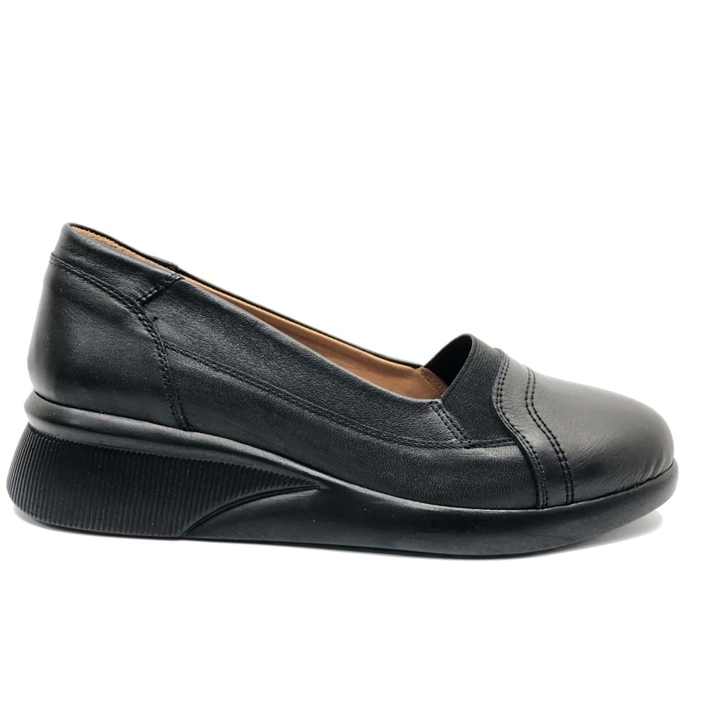 Ayakdaş Hakiki Deri Ortopedik Üstü Lastik Detaylı Kadın Babet Ayakkabı