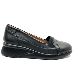 Ayakdaş Hakiki Deri Ortopedik Üstü Lastik Detaylı Kadın Babet Ayakkabı