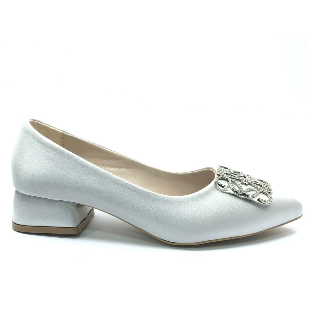 Feles Taş Toka Detaylı Kadın Klasik Ayakkabı