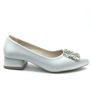 Feles Taş Toka Detaylı Kadın Klasik Ayakkabı