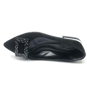 Feles Kare Taş Toka Detaylı Kadın Klasik Ayakkabı