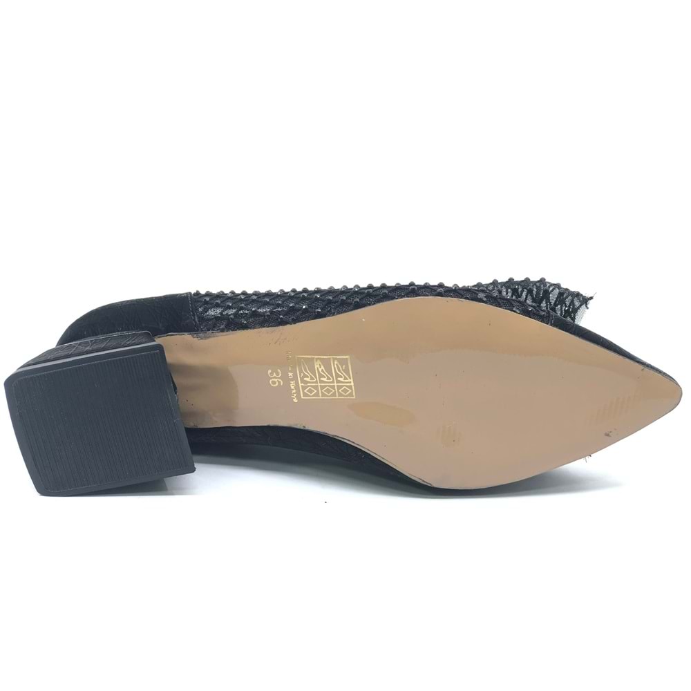 Feles Dantel Kurdela Toka Detaylı Kadın Klasik Ayakkabı